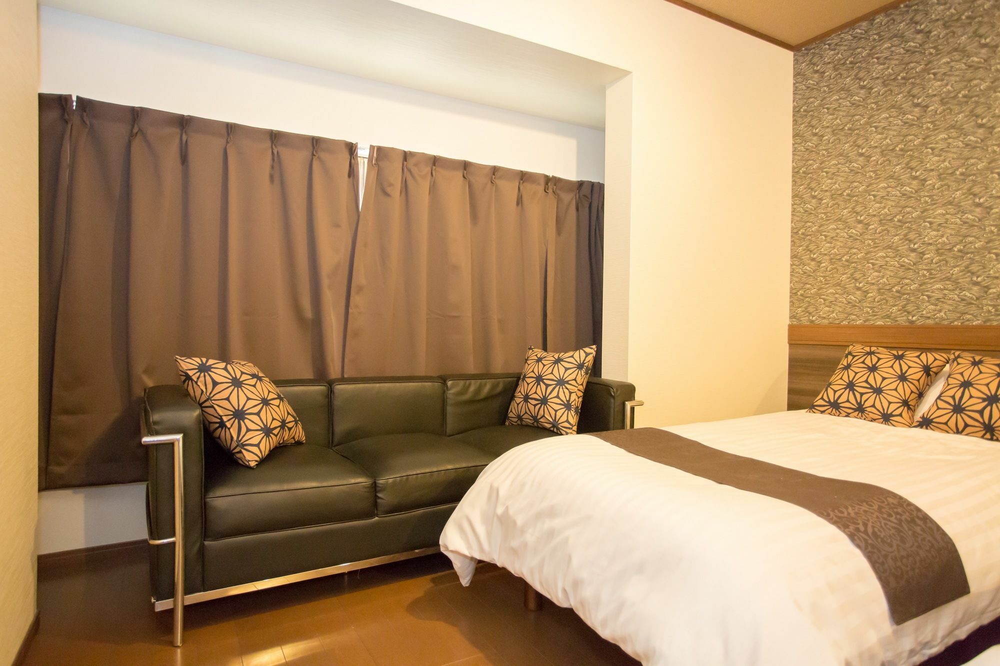 Apapane Nijo Guest House Kyoto Bagian luar foto